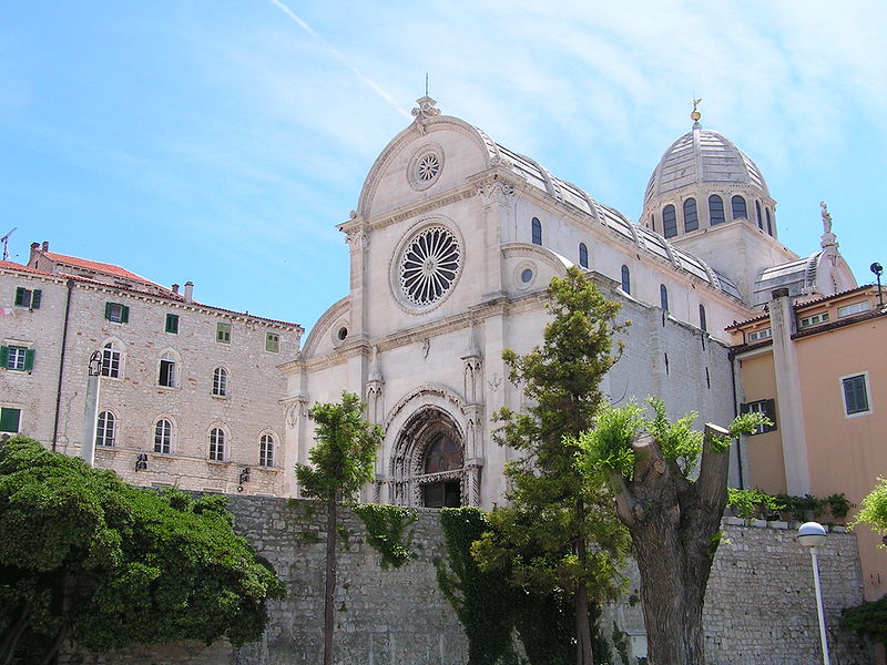 Sightseeing stop in Šibenik (Sibenik), Croatia for your private car transfer Dubrovnik > Murter | Monterrasol Transfers