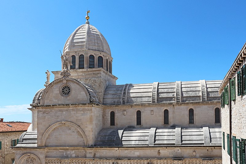 Sightseeing stop in Šibenik (Sibenik), Croatia for your private car transfer Dubrovnik > Zadar | Monterrasol Transfers