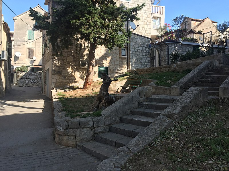 Sightseeing stop in Split, Croatia for your private car transfer Trogir > Jajce | Monterrasol Transfers
