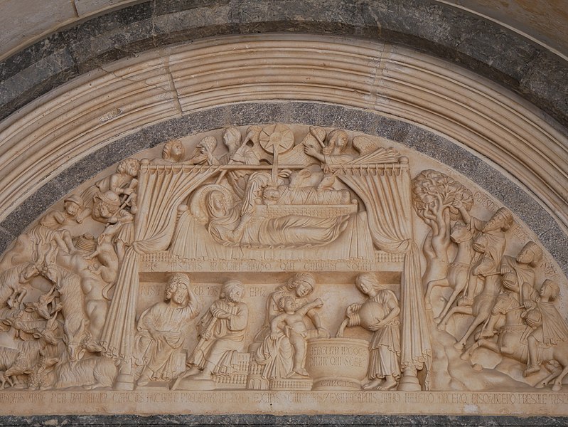 Sightseeing stop in Trogir, Croatia for your private car transfer Dubrovnik > Murter | Monterrasol Transfers