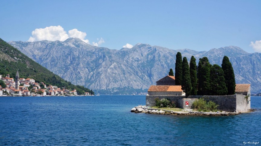 Sightseeing stop in Perast, Montenegro for your private car transfer Tvrdos monastery > Kotor | Monterrasol Transfers