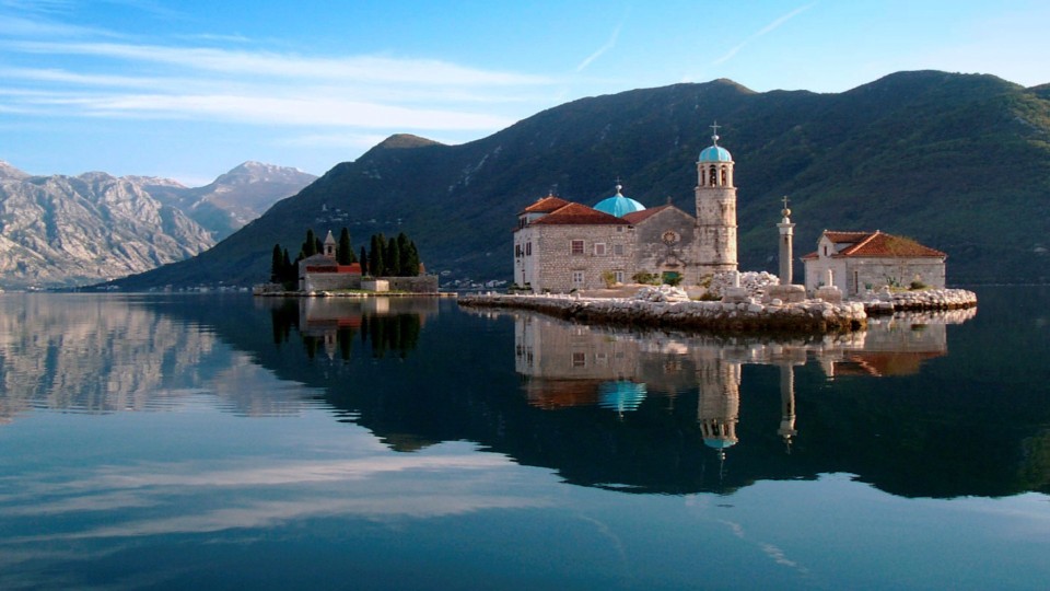 Sightseeing stop in Perast, Montenegro for your private car transfer Kotor > Konjic | Monterrasol Transfers