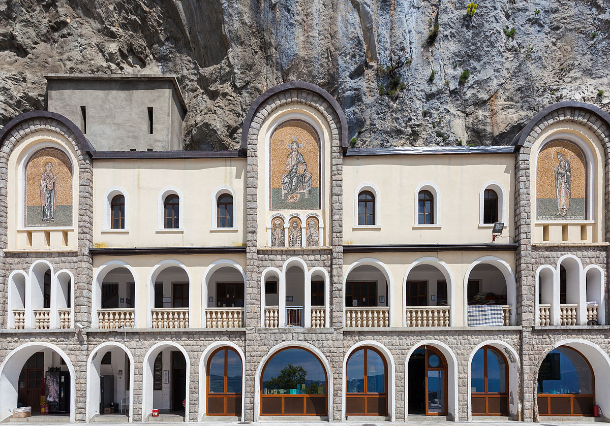 Sightseeing stop in Ostrog, Montenegro for your private car transfer Podgorica > Mostar | Monterrasol Transfers