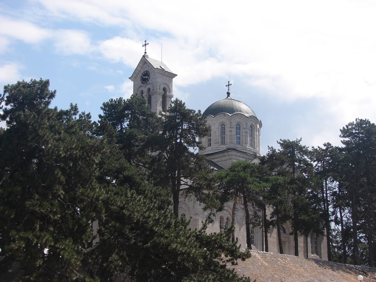 Sightseeing stop in Nikšić (Niksic), Montenegro for your private car transfer Podgorica > Konjic | Monterrasol Transfers