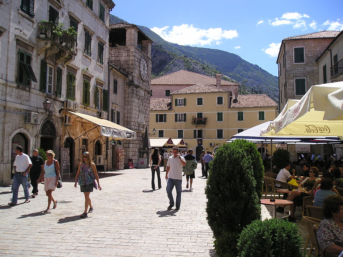 Sightseeing stop in Kotor, Montenegro for your private car transfer Niksic > Tivat | Monterrasol Transfers