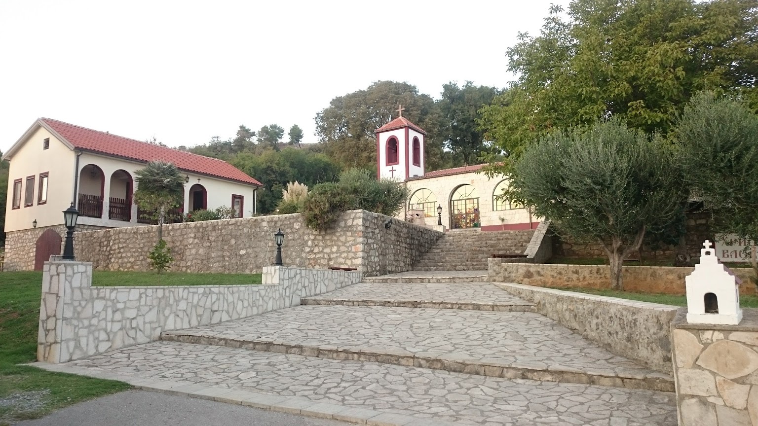 Sightseeing stop in Dajbabe, Montenegro for your private car transfer Podgorica airport > Trebinje | Monterrasol Transfers