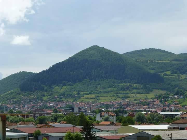 Sightseeing stop in Bosnian Pyramids, Bosnia-Herzegovina for your private car transfer Doboj > Neum | Monterrasol Transfers