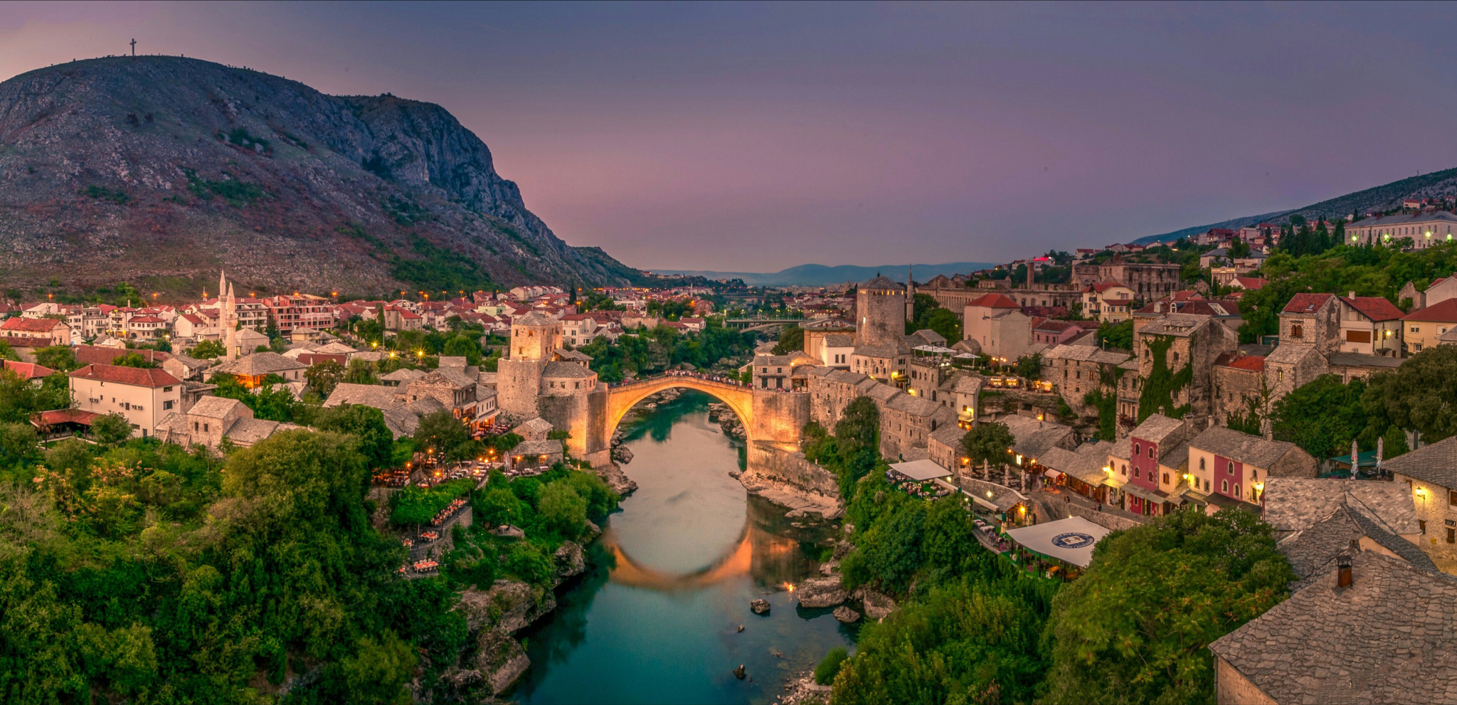 Sightseeing stop in Mostar, Bosnia-Herzegovina for your private car transfer Perast > Kljuc | Monterrasol Transfers