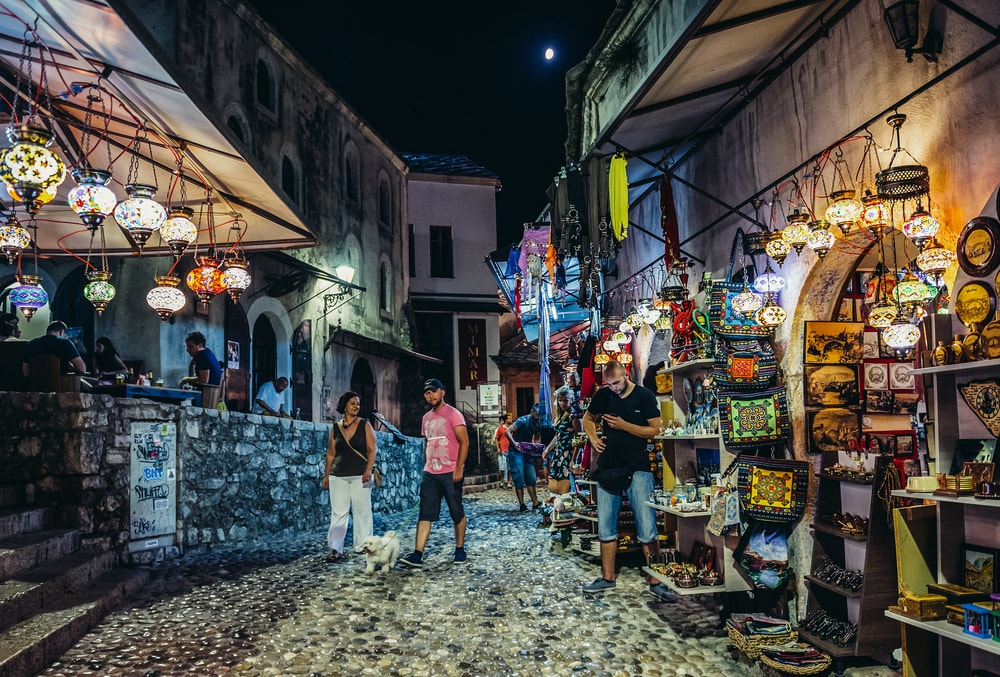 Sightseeing stop in Mostar, Bosnia-Herzegovina for your private car transfer Portonovi > Jajce | Monterrasol Transfers