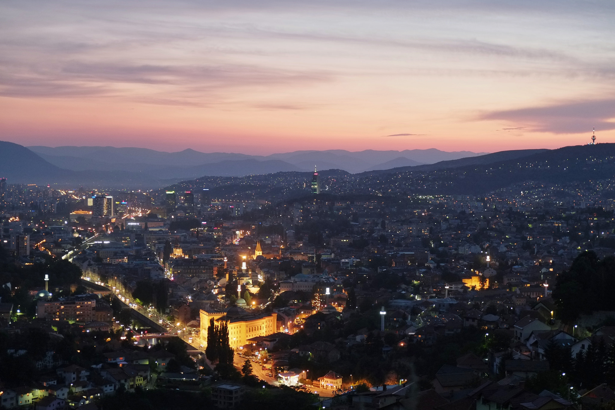 Sightseeing stop in Sarajevo, Bosnia-Herzegovina for your private car transfer Podgorica > Travnik | Monterrasol Transfers