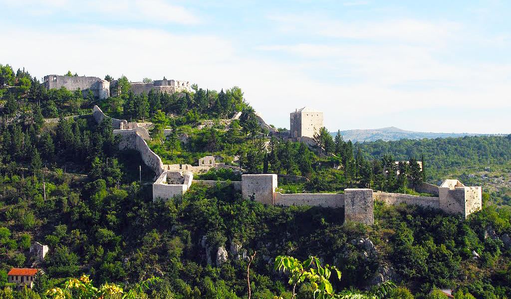 Sightseeing stop in Stolac, Bosnia-Herzegovina for your private car transfer Meljine > Mostar | Monterrasol Transfers