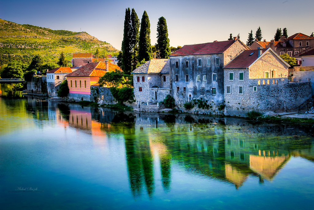Sightseeing stop in Trebinje, Bosnia-Herzegovina for your private car transfer Meljine > Konjic | Monterrasol Transfers