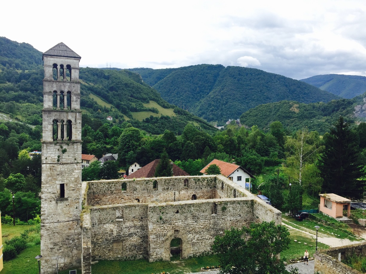 Sightseeing stop in Jajce, Bosnia-Herzegovina for your private car transfer Podgorica > Banja Luka | Monterrasol Transfers