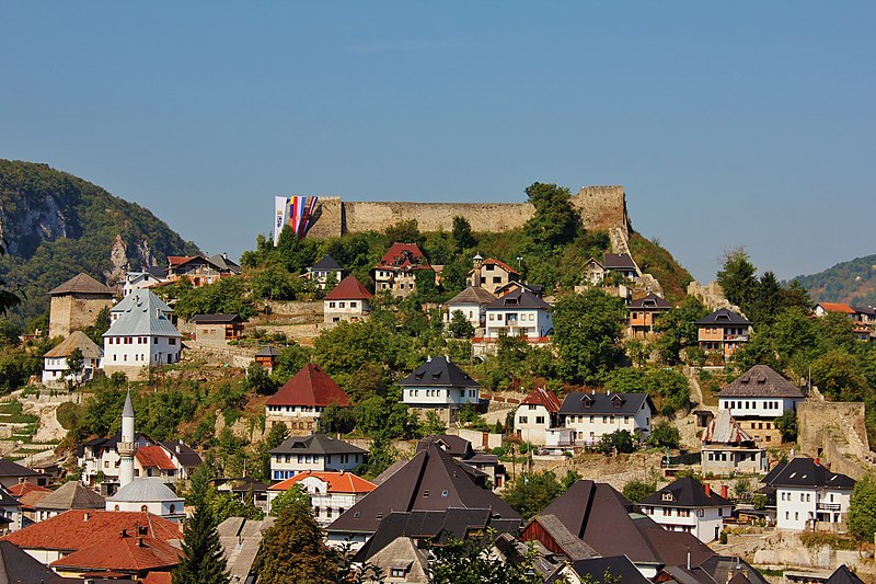 Sightseeing stop in Jajce, Bosnia-Herzegovina for your private car transfer Tivat > Kljuc | Monterrasol Transfers