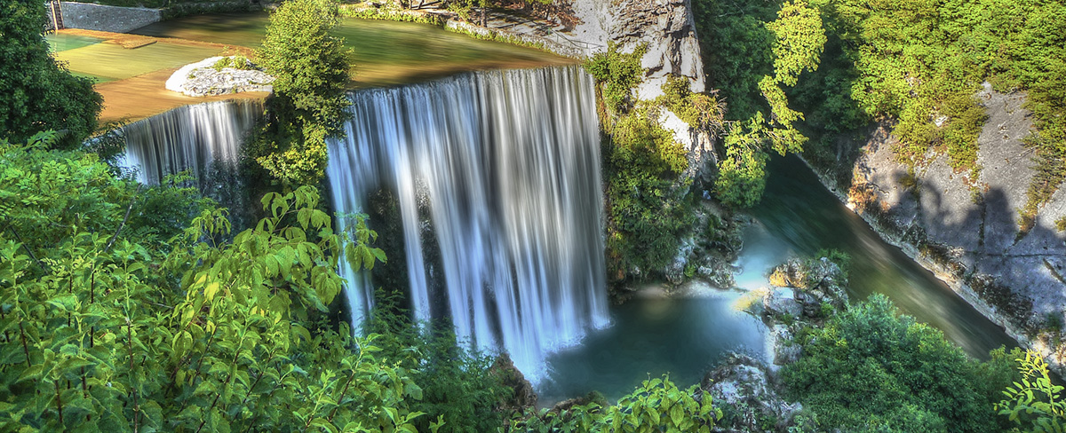 Sightseeing stop in Jajce, Bosnia-Herzegovina for your private car transfer Portonovi > Banja Luka | Monterrasol Transfers