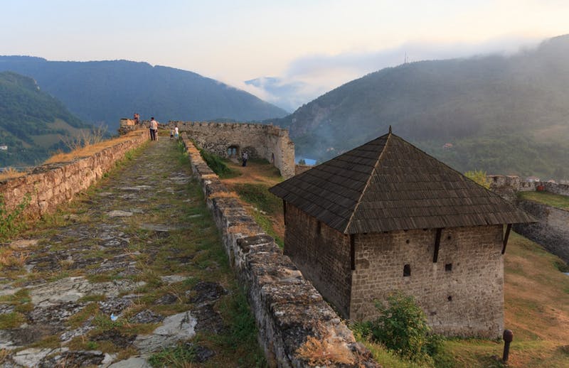 Sightseeing stop in Jajce, Bosnia-Herzegovina for your private car transfer Meljine > Kljuc | Monterrasol Transfers