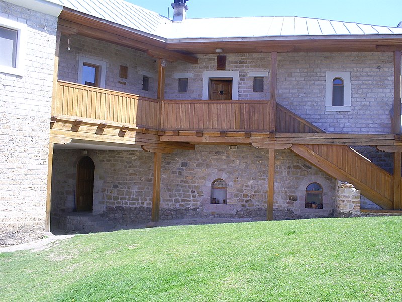 Sightseeing stop in Đurđevi Stupovi (Durdevi Stupovi), Serbia for your private car transfer Belgrade > Budva | Monterrasol Transfers