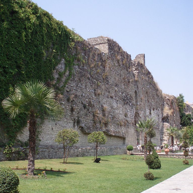 Sightseeing stop in Elbasan, Albania for your private car transfer Kotor > Ohrid | Monterrasol Transfers
